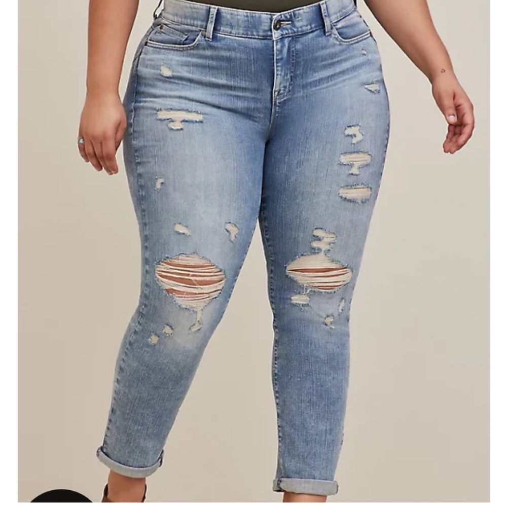 NWT Torrid sz 26W Bombshell Straight Premium Stretch High Rise Jeans!!